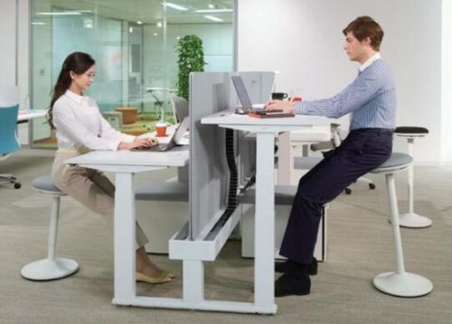 智能办公桌椅发展到了得站着上班2